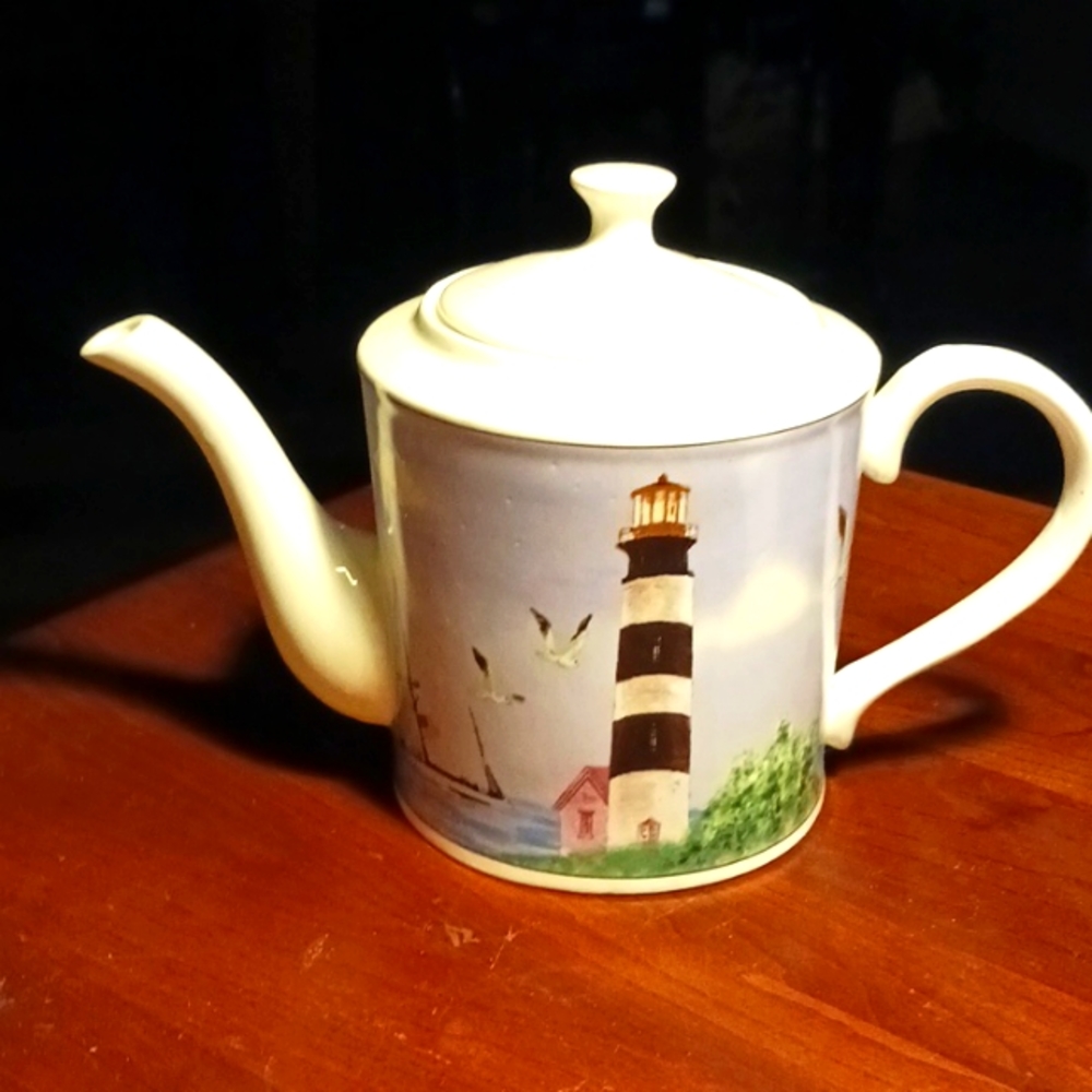 Thomson Lighthouse Teapot with lid  No damage